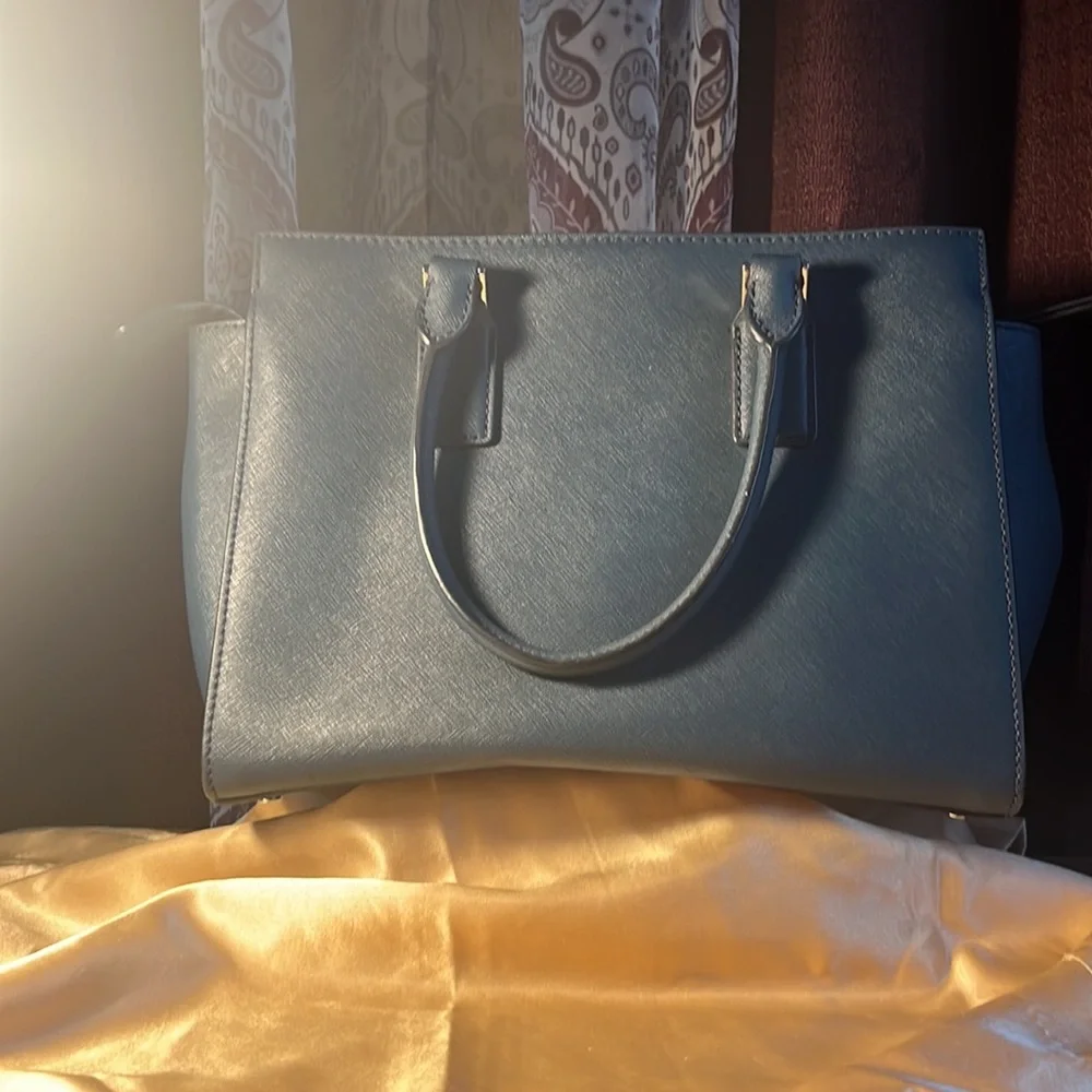 Kate Spade - Picture 2 of 4